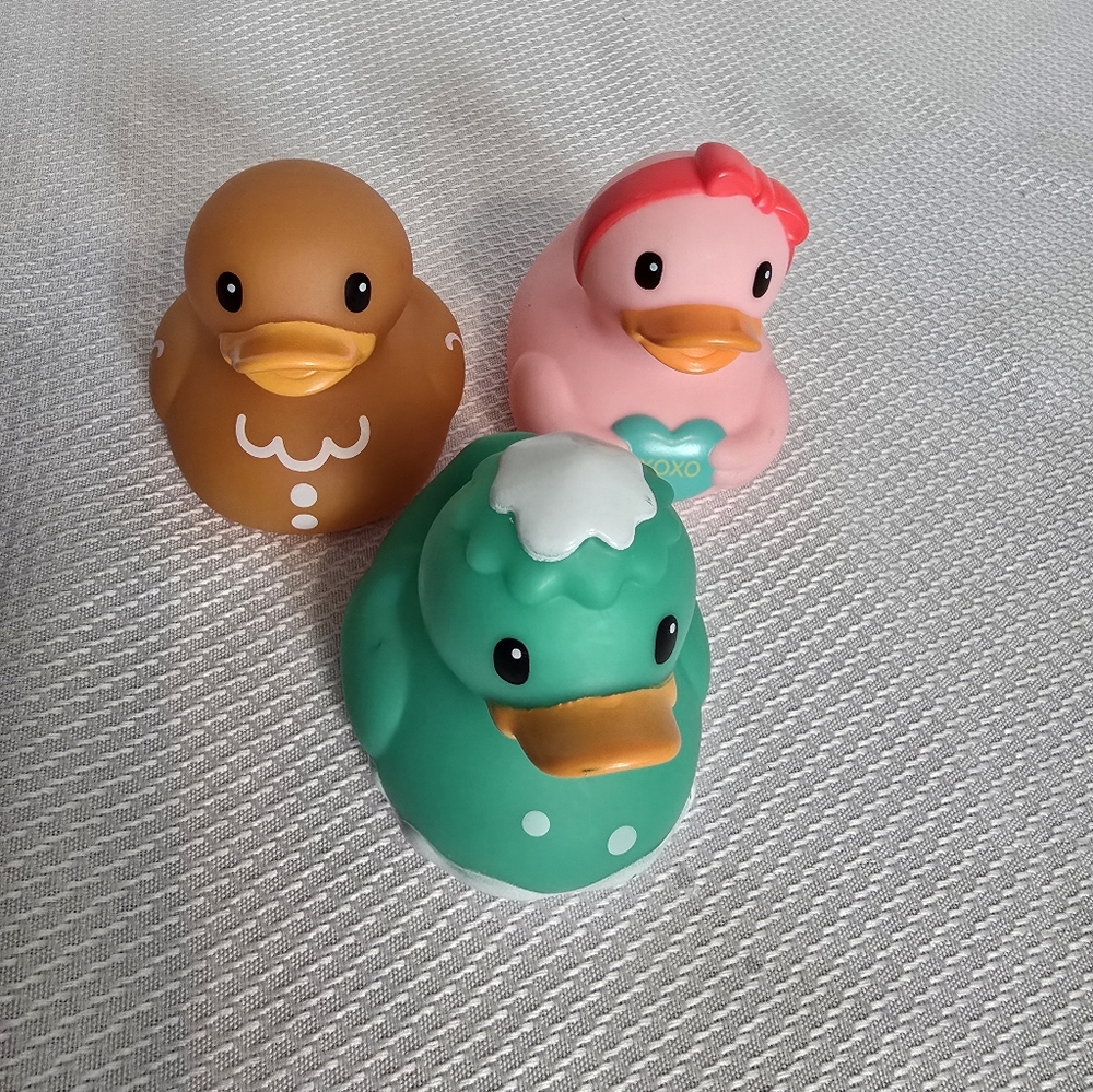 🚨3/30% OFF🚨 Set Of 3 Rubber Ducks
